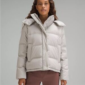 Lululemon Wunder Puff Jacket
ColourHeathered Natural Ivory